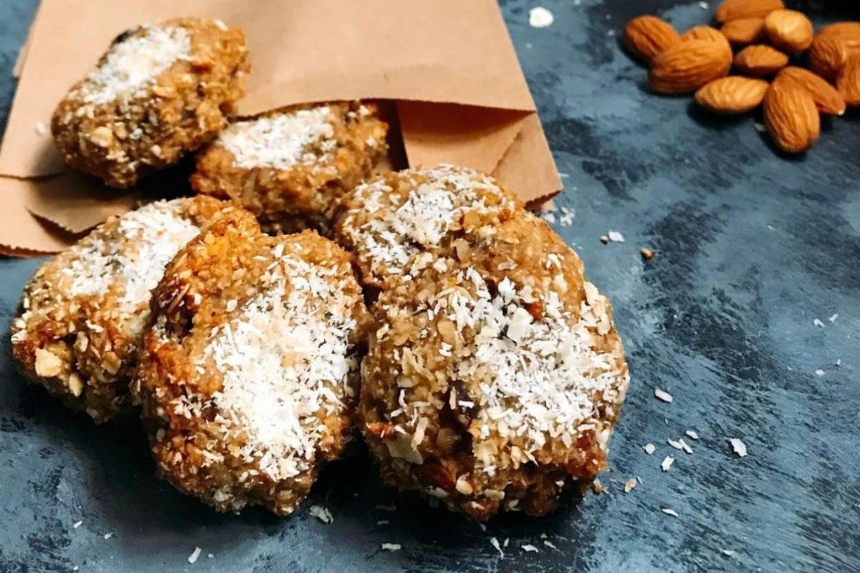 Kalorisi Düşük: Bademli Yulaflı Fit Kurabiye