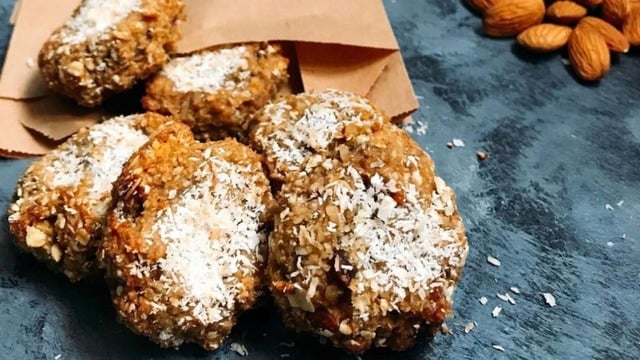 Kalorisi Düşük: Bademli Yulaflı Fit Kurabiye