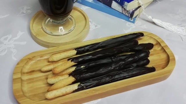 Az Malzemeli: Çikolatalı Glutensiz Kraker