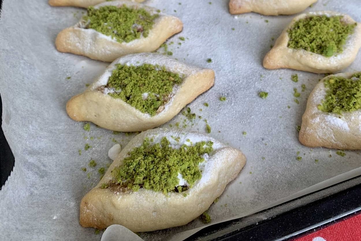 Asla Modası Geçmeyen: Elmalı Sandal Kurabiye