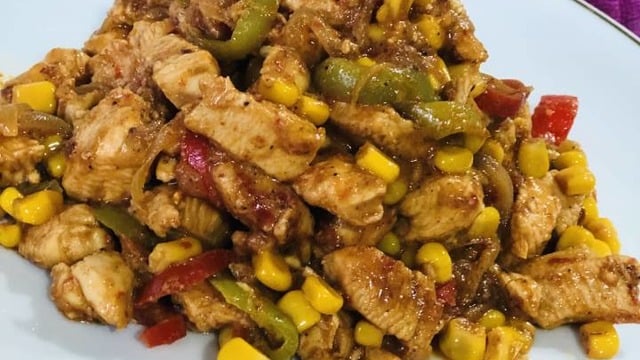 Baharatların Enfes Kokusuyla: Mısırlı Tavuk Sote