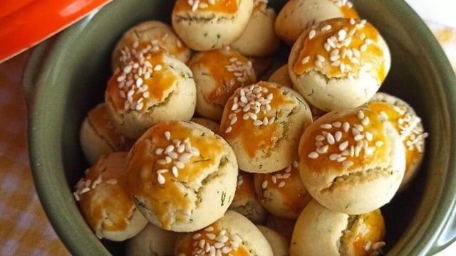 Enfes Kokular Evi Saracak: Dereotlu Kıyır Kurabiye