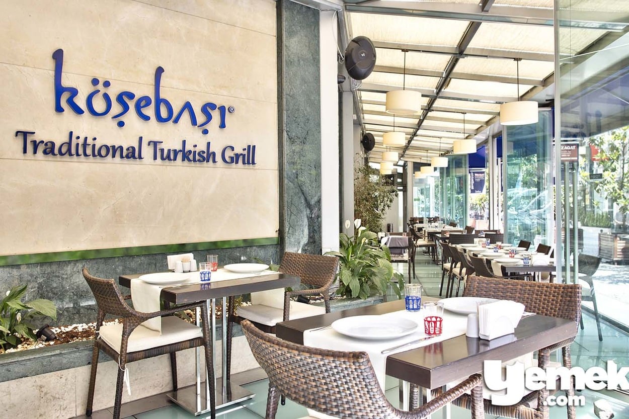 Köşebaşı: Üç Kıtanın Köşebaşlarını Kebapla Çevreleyen Restoran