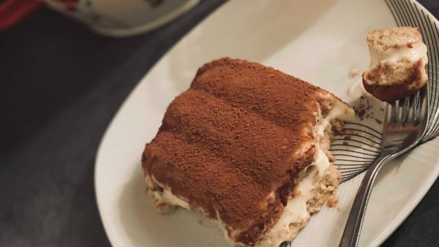 Mis Gibi Kahve Kokar: Tepside Tiramisu