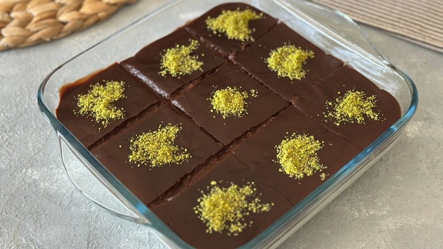 10 Dakikada Hazır: Çikolata Soslu Tavuk Göğsü Tatlısı