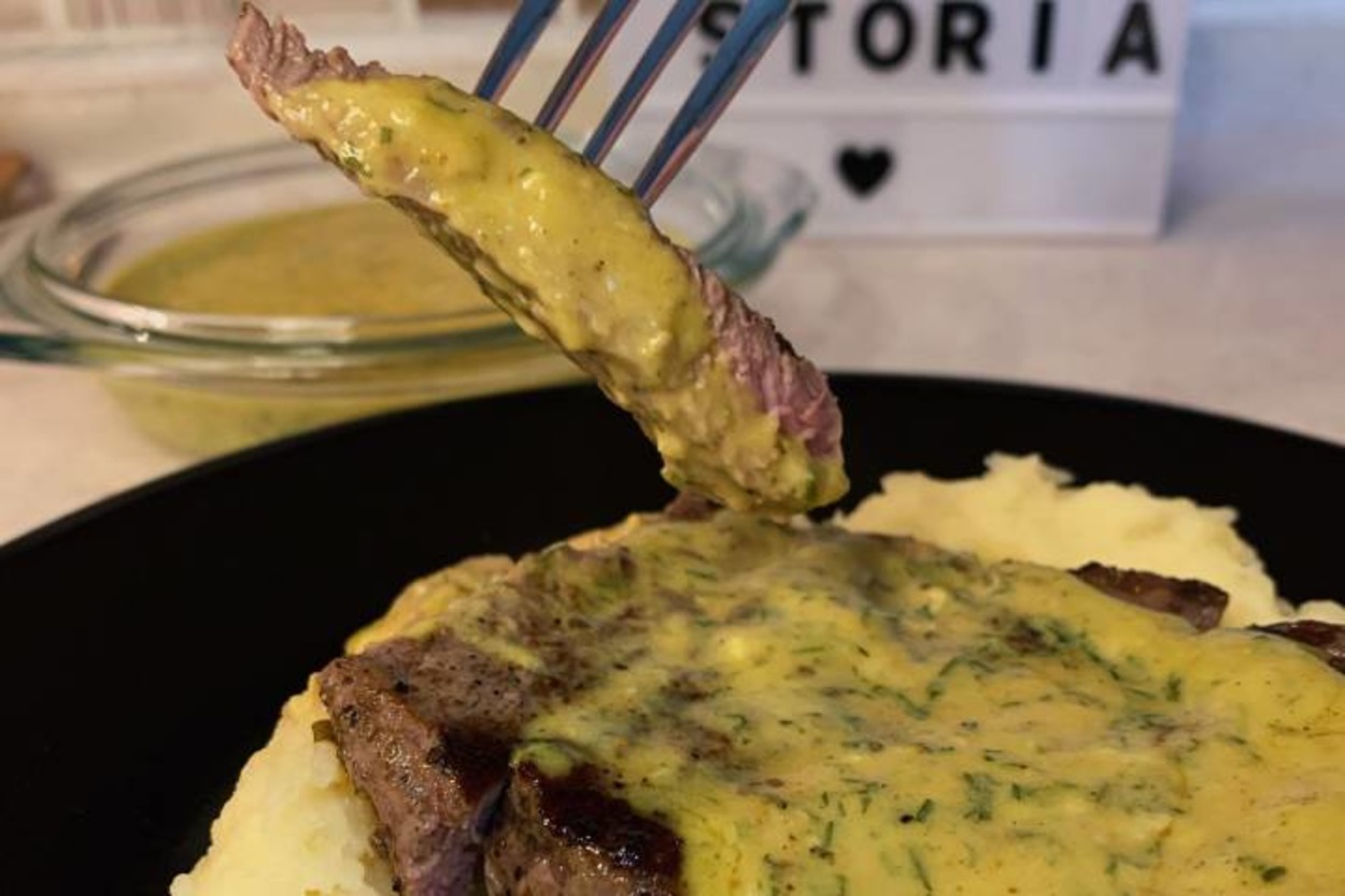 Lezzeti Sosunda Saklı: Cafe de Paris Soslu Antrikot