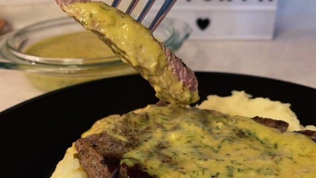Lezzeti Sosunda Saklı: Cafe de Paris Soslu Antrikot