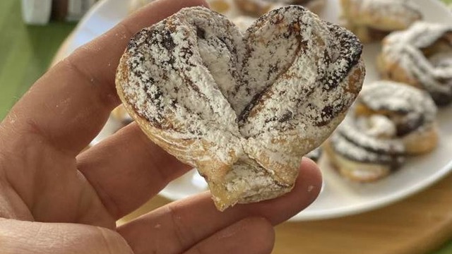 Romantik Tarif: Kalpli Çikolatalı Milföy