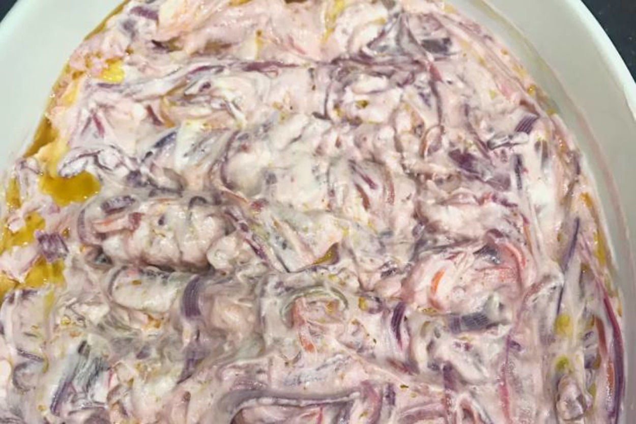 Ana Yemeklerin Yanına: Pembe Salata