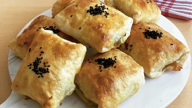 Çıtır Çıtır: Havuçlu Pırasalı Bohça Börek