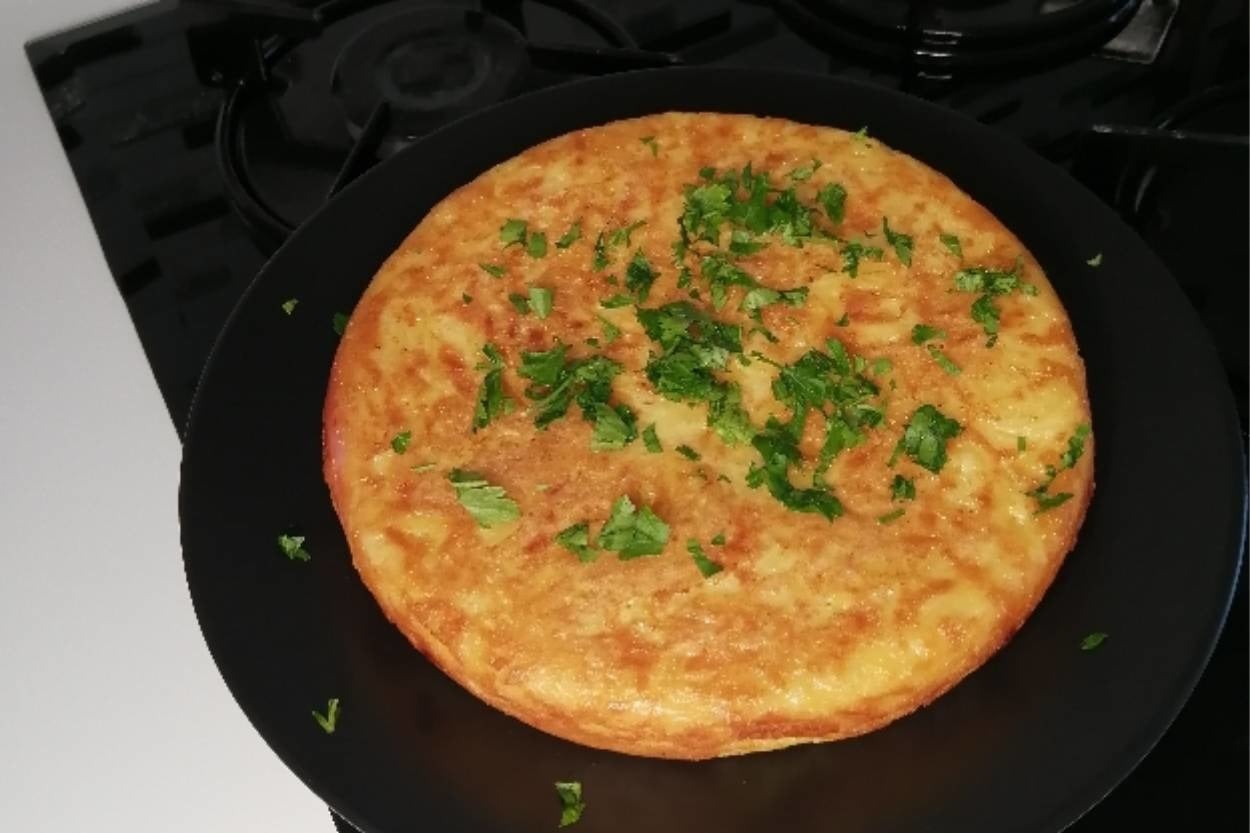 Pratik Kahvaltılık: Salamlı Kaşarlı Patates Böreği