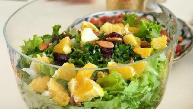 Farklı Tatlar Bir Arada: Portakallı Yeşil Salata