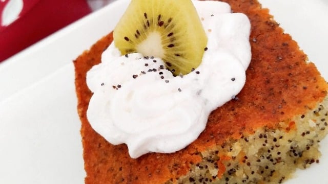 Şerbetli Tatlı Sevenlere: Haşhaşlı Revani