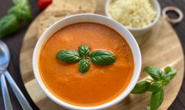 Dumanı Üzerinde: Közlenmiş Domates Çorbası