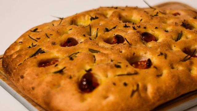 Zeytinyağı Sevenlerin Bayılacağı: Klasik Foccacia