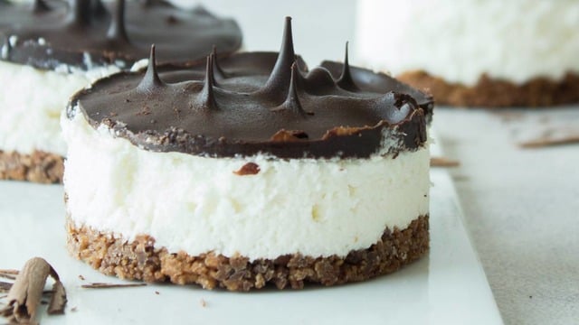 Ferah Ferah: Hindistan Cevizli Raw Cheesecake