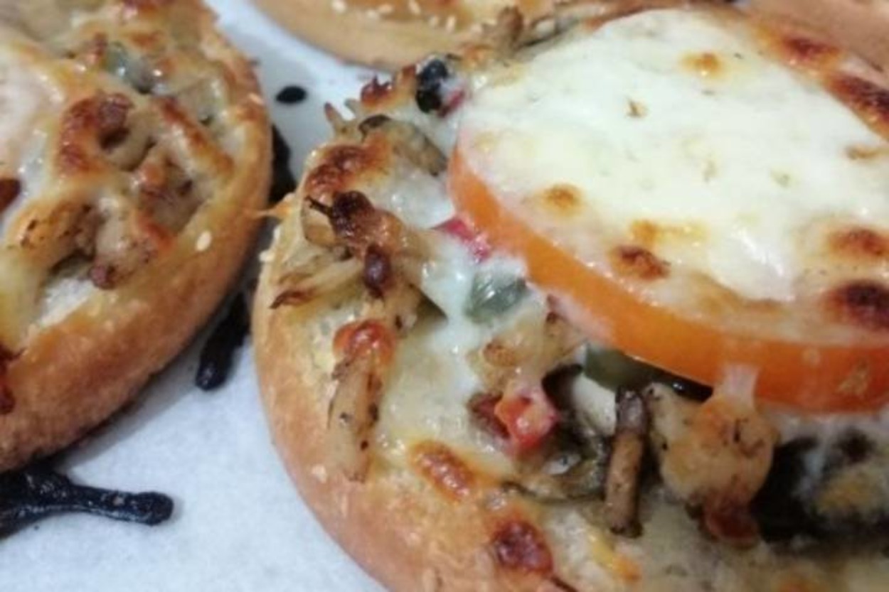 Oldukça Pratik: Tavuklu Mantarlı Ekmek