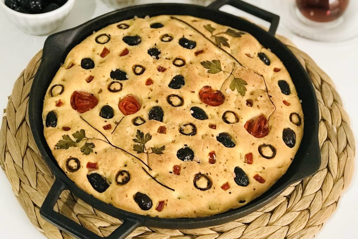 Bol Zeytinyağlı: İtalyan Ekmeği (Focaccia)