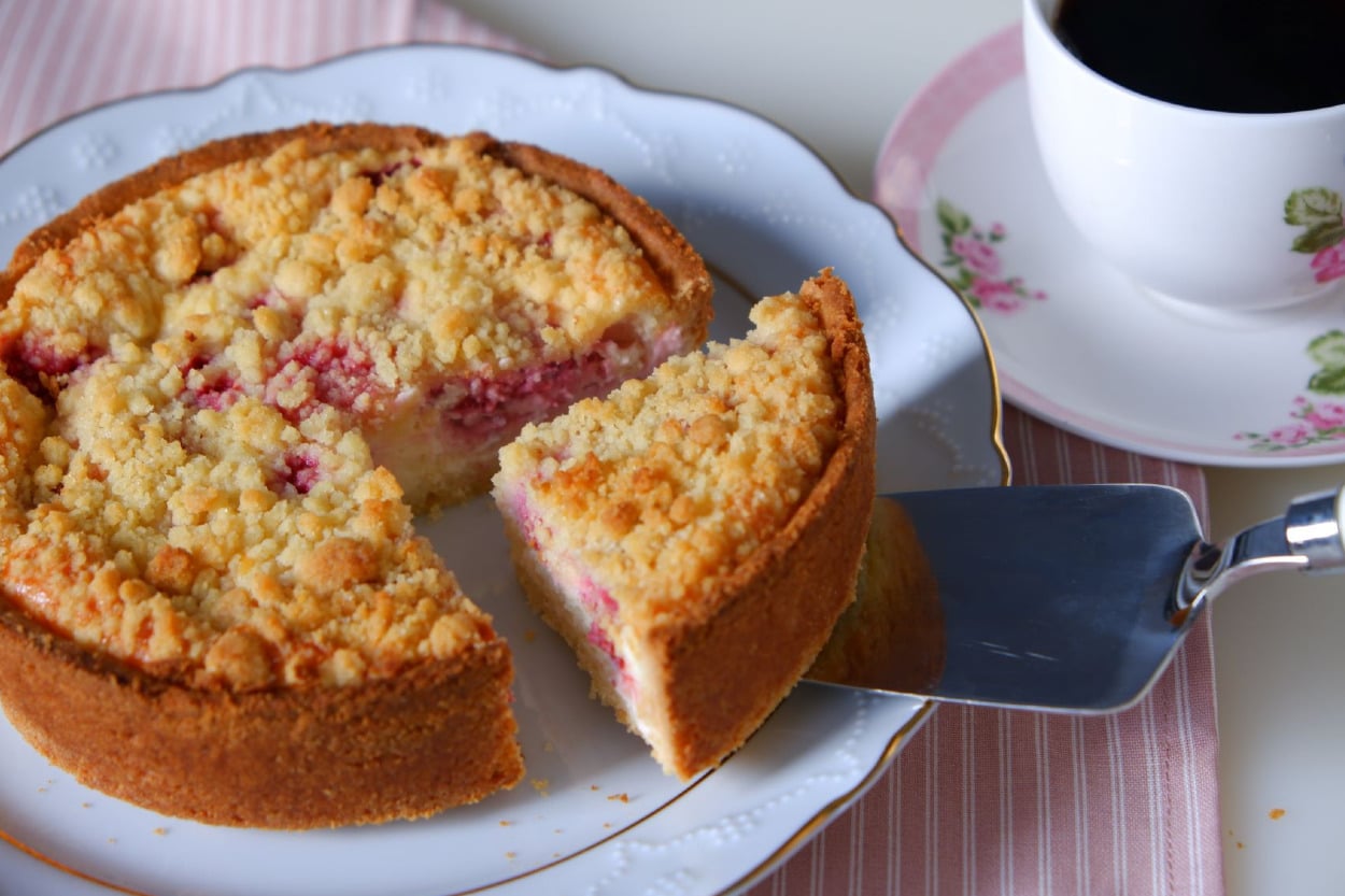 Şık Çay Saatlerine: Ahududulu Peynirli Tart