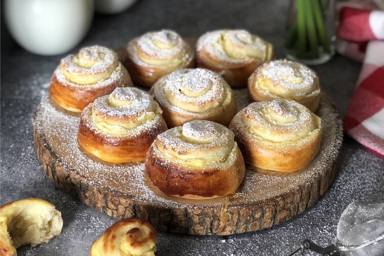 Alman Hamur İşi: Pudingli Rulo Çörekler