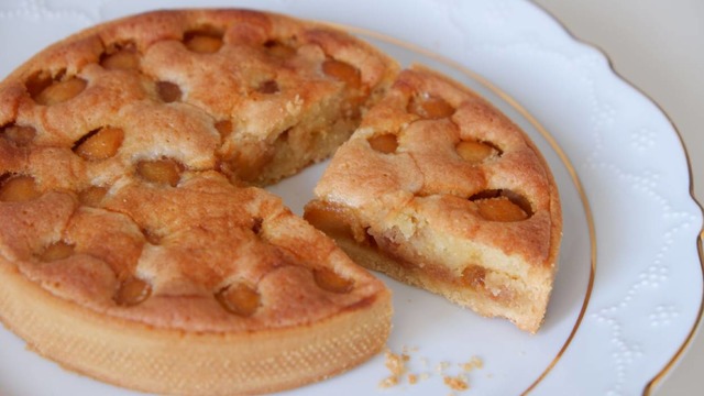Kış Aylarının Vazgeçilmezi: Karamelize Elmalı Tart
