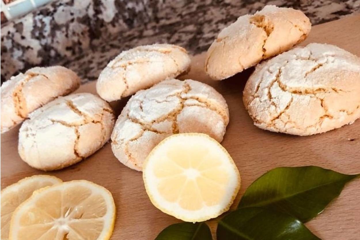 Nefis mi Nefis Kokusuyla: Limonlu Çatlak Kıyır Kurabiye