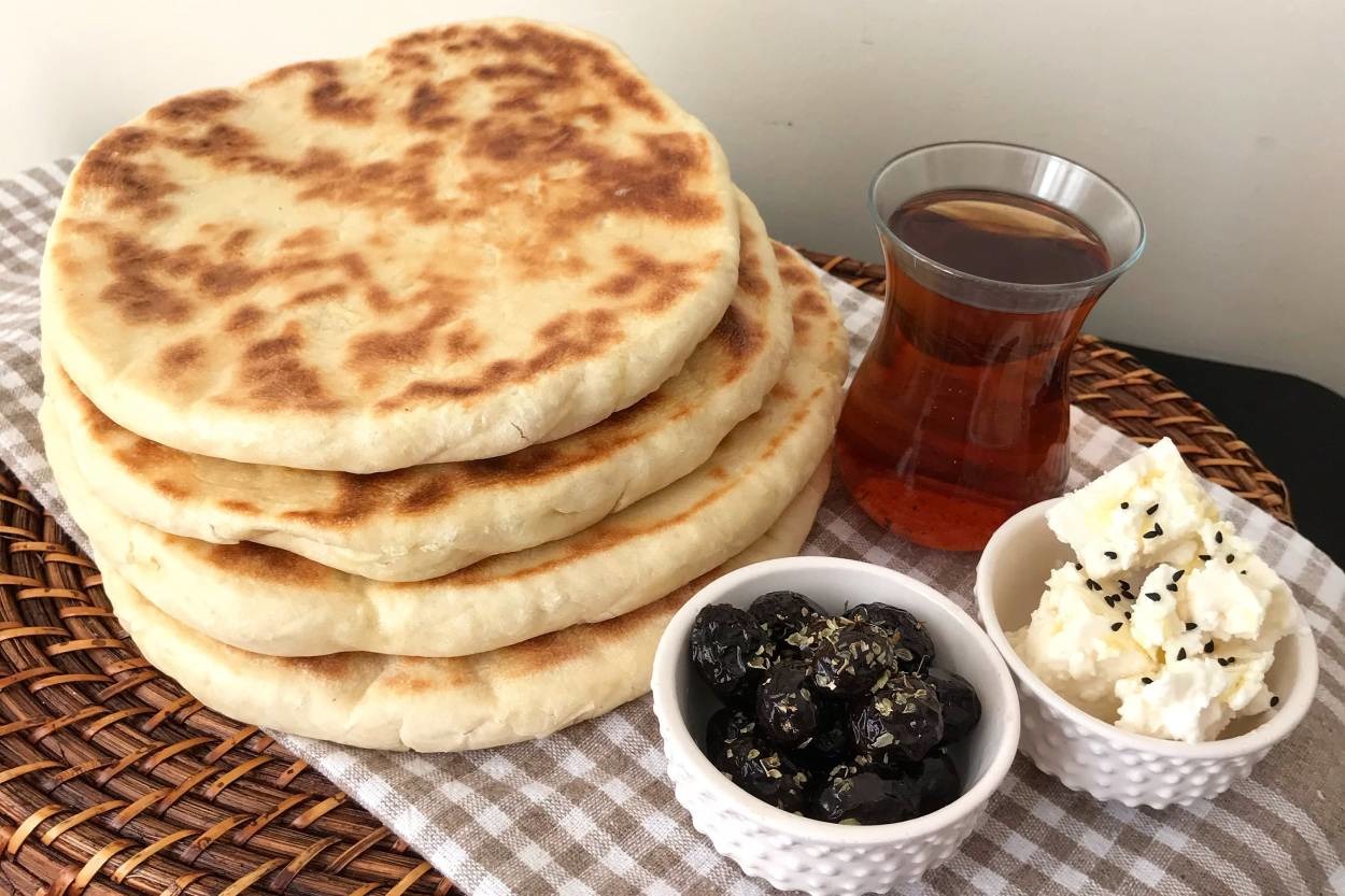 Pazar Kahvaltısına: Yumuşacık Bazlama