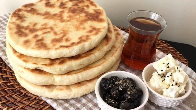 Pazar Kahvaltısına: Yumuşacık Bazlama