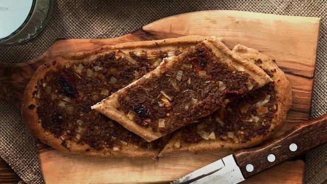 Evde Hazırlanan: Ekşi Mayalı Etli Ekmek