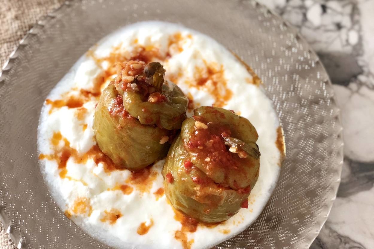 Hem Bulgurlu Hem Kıymalı: Biber Dolması