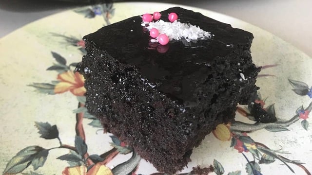 Durdukça Lezzetlenen: Brownie Tadında Islak Kek