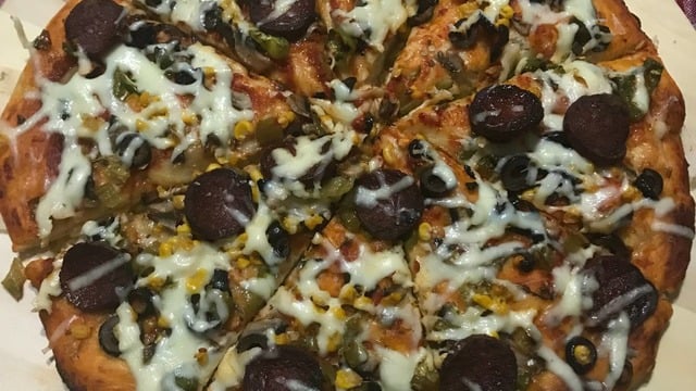 Enfes Hamuruyla: Ev Yapımı Pizza
