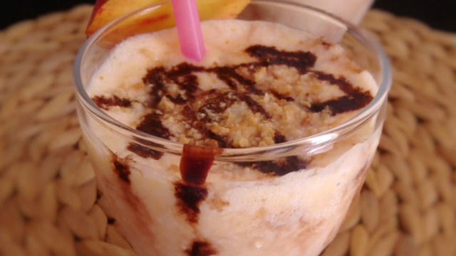 Sıcaklarda İyi Gider: Kurabiye Parçacıklı Milkshake