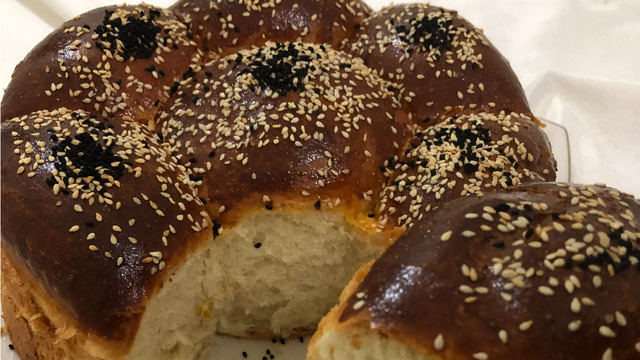 Her Öğüne Yakışan: Çiçek Ekmeği