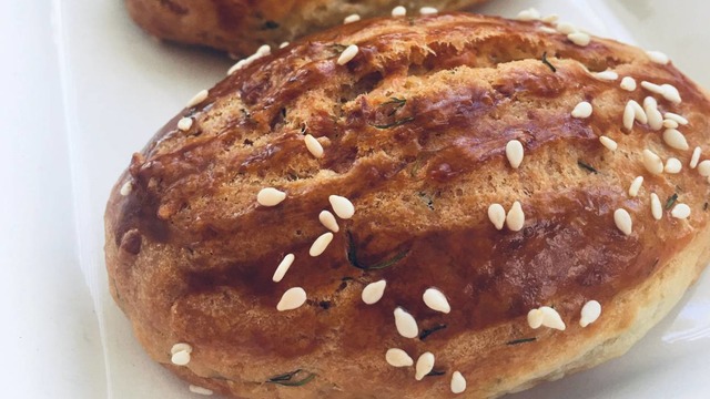 Tam Kıvamında Çayın Yanına: Dereotlu ve Peynirli Poğaça