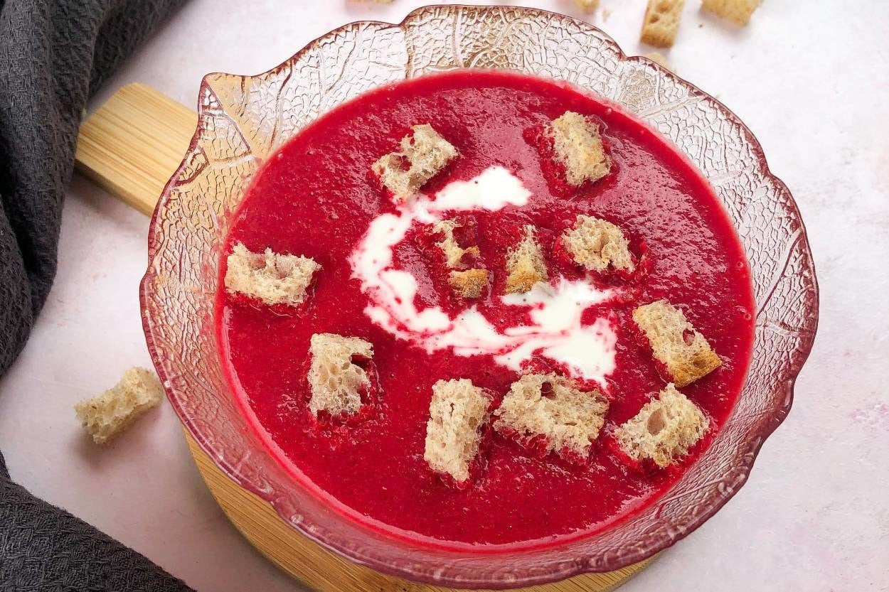 Pembe Lezzet: Pancar Çorbası