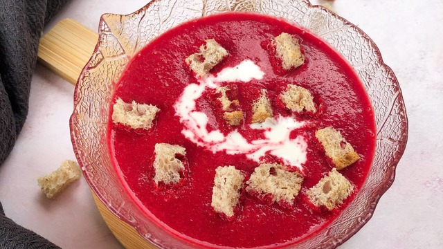 Pembe Lezzet: Pancar Çorbası