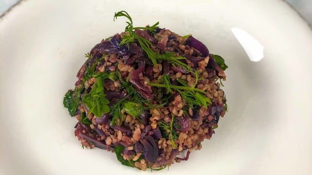 Kısır Tadında: İnce Bulgurlu Lahana Salatası