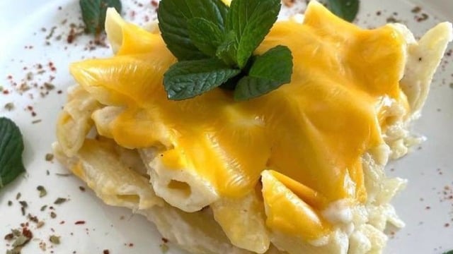 Hızlıca Hazırlanan: Beşamel Soslu Fırında Makarna