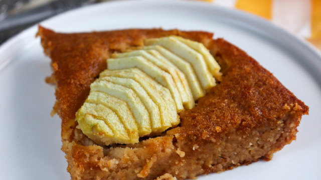 Rafine Şekersiz: Cennet Hurmalı ve Elmalı Glutensiz Kek