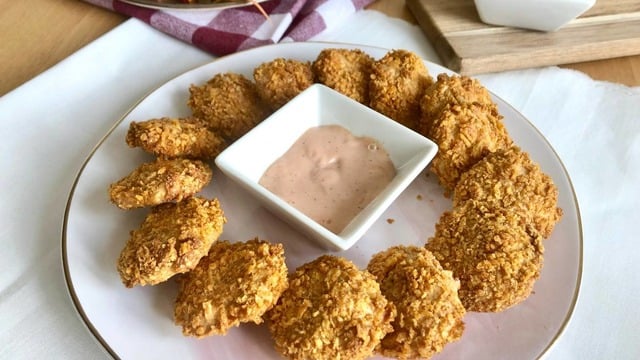 Baharat Dolu Dış Kaplamasıyla: Pratik Çıtır Tavuk