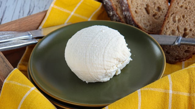 İki Yöntemle: Ev Yapımı Ricotta Peyniri