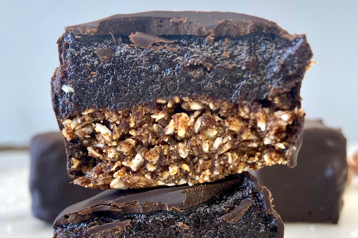 Nefis Dokulu: Glutensiz Hurmalı Bar