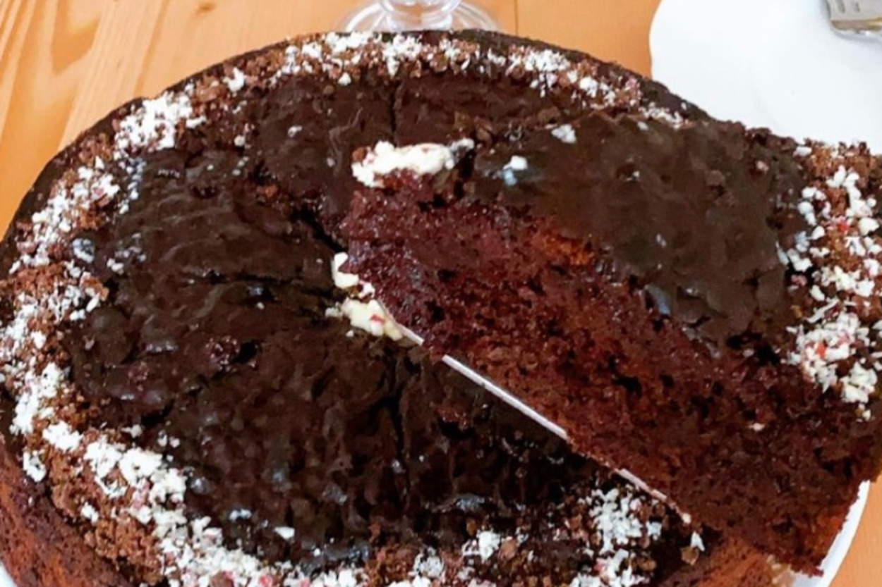 Hazırları Aratmaz: Brownie Lezzetinde Islak Kek