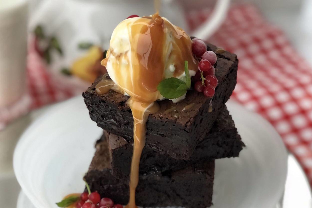 Çikolata Krizinde: Süt Reçelli Brownie