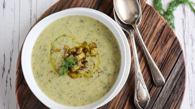 Ege Kokusu Dolu: Enginar Çorbası