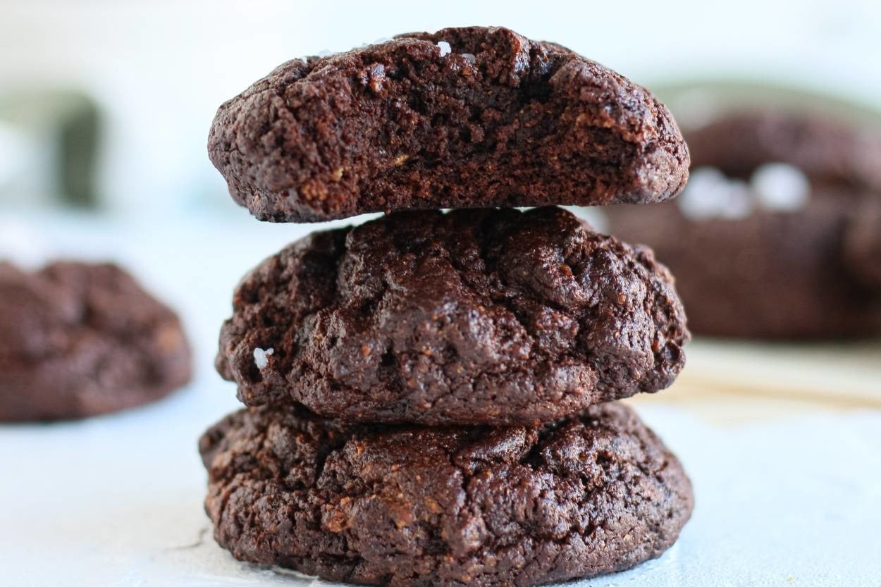 Enfes Kokusuyla: Dut Şekerli Brownie Kurabiye