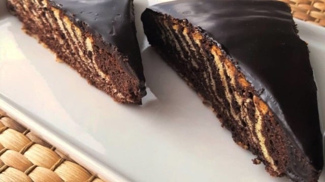 Brownie Tadında: Çikolata Ganajlı Zebra Kek