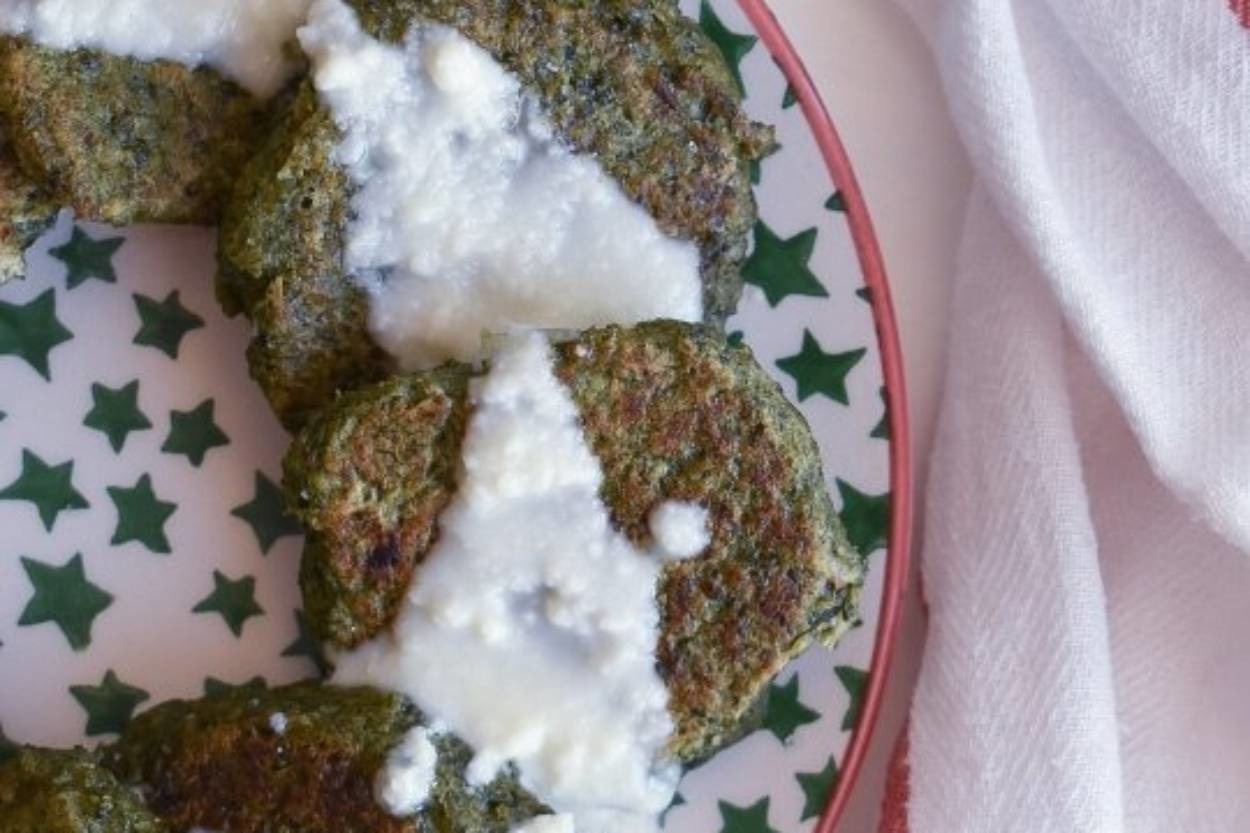Ezine Peyniriyle: Brokoli Köftesi