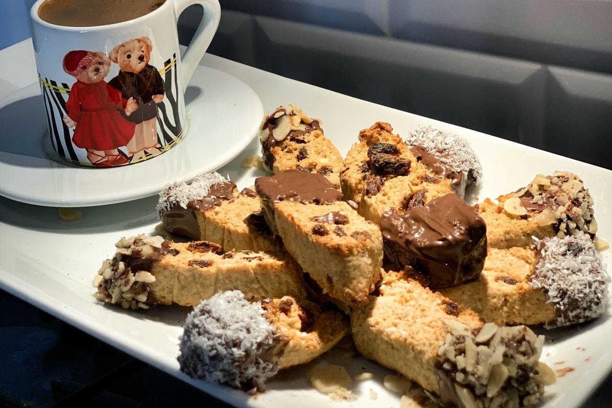 Az Malzemeyle Hazırlanan: Kıtır Biscotti